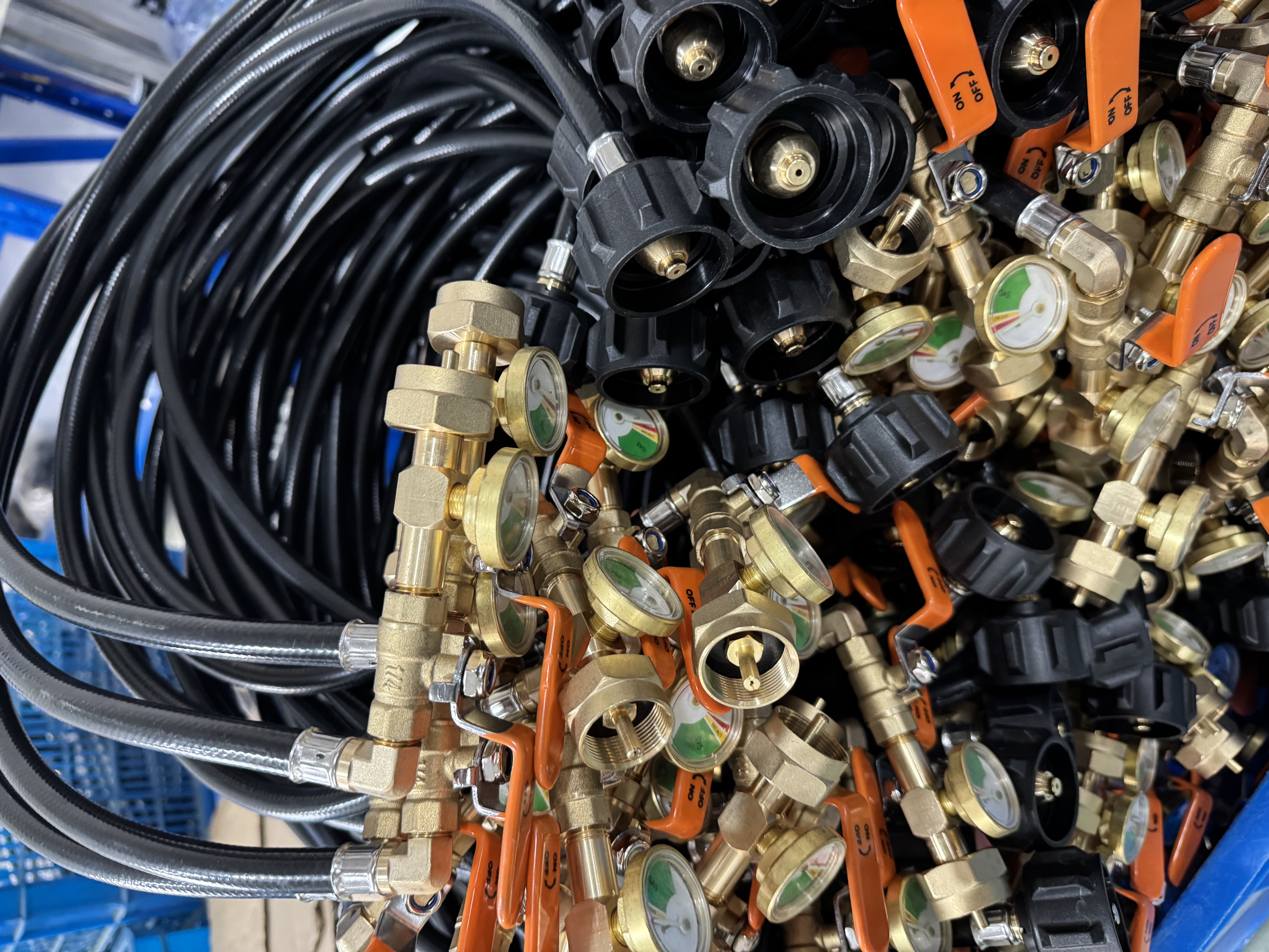 Manguera de recarga de adaptador de propano de 3 pies con calibre y válvula
