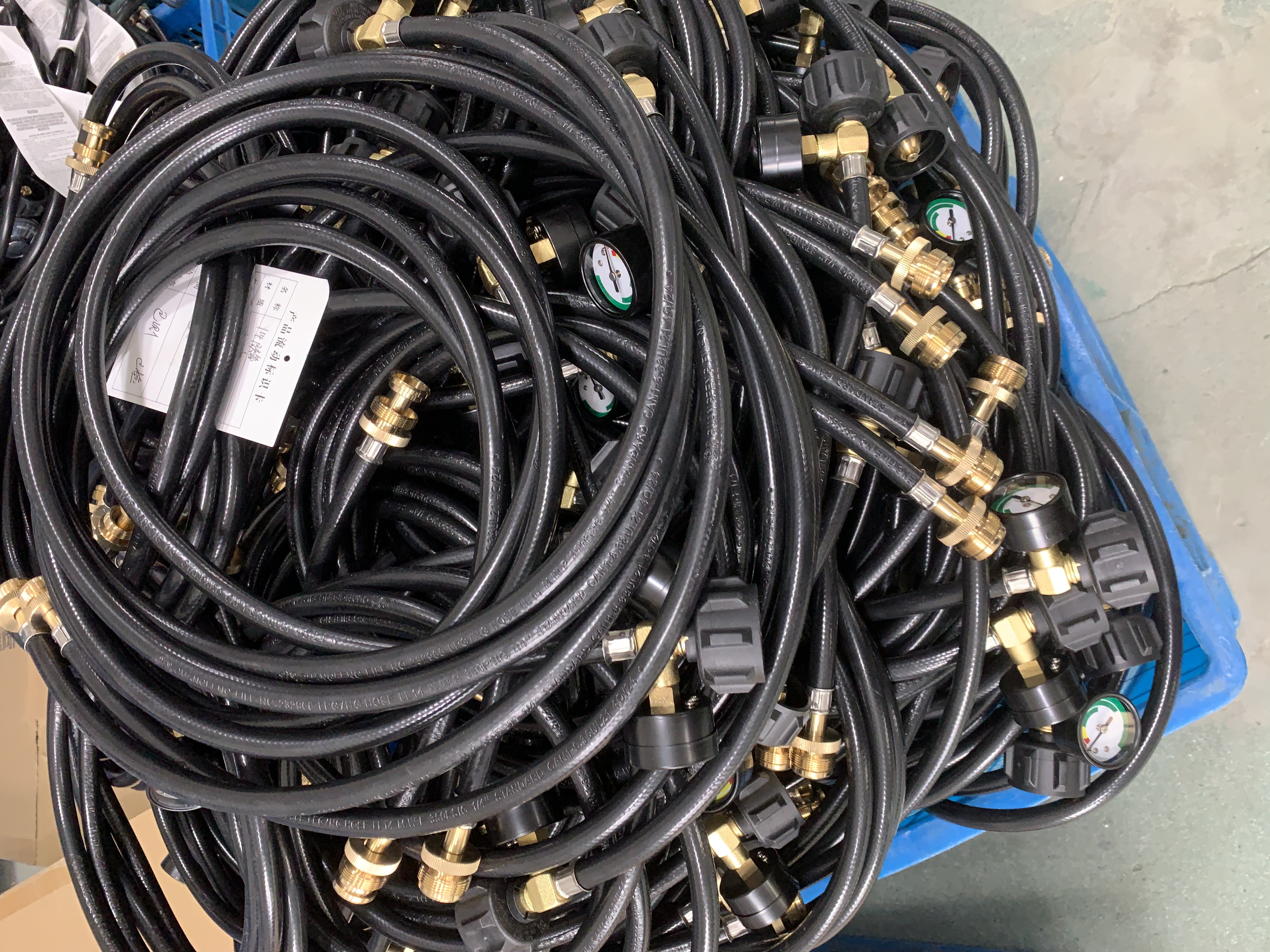 Adaptador de manguera de tanque de propano QCC de 8 pies de 1 lb a 20 lb con manómetro